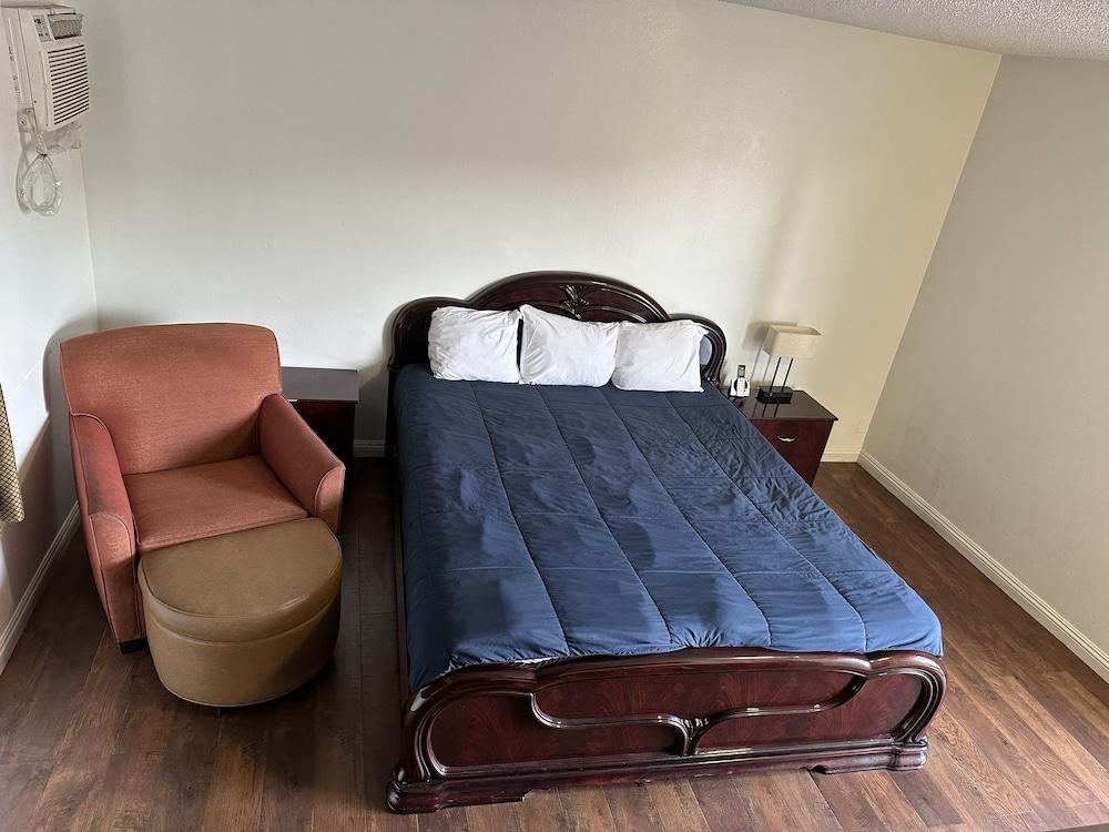 American Inn photo 9