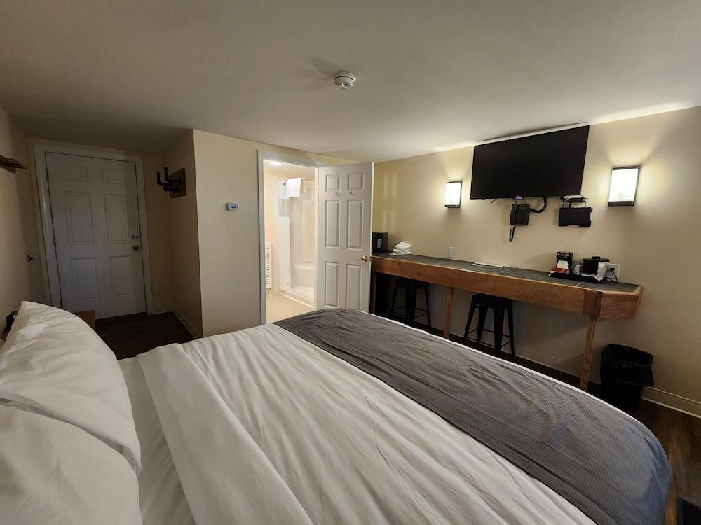 Colebrook C.C. & Motel photo 34