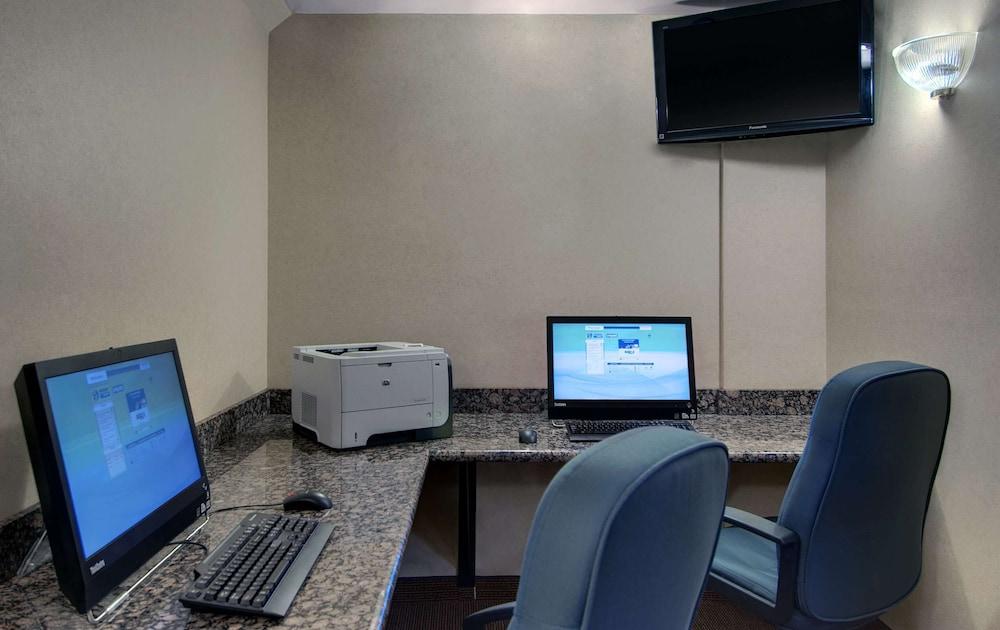 Hampton Inn Phoenix/Glendale/Peoria photo 32