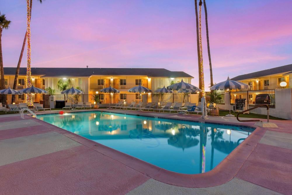 The Kennedy Tucson, SureStay Collection by Best Western photo 1