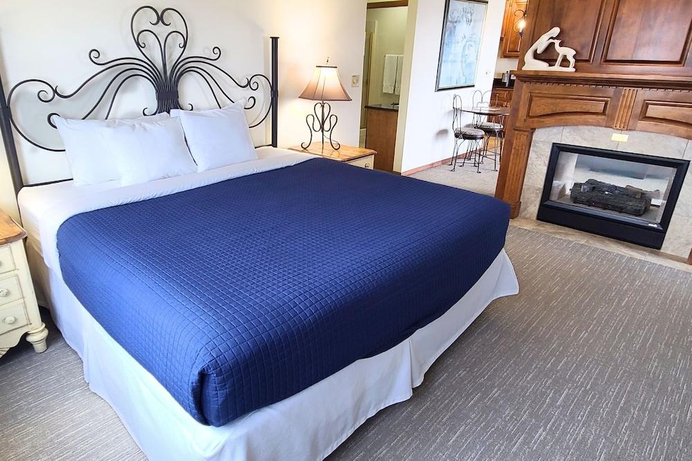 Bridgeport Waterfront Resort photo 15