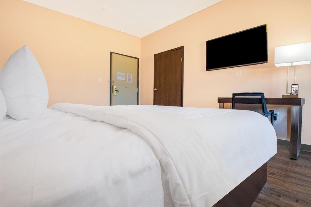 OYO Hotel Adairsville Calhoun South I-75 photo 26