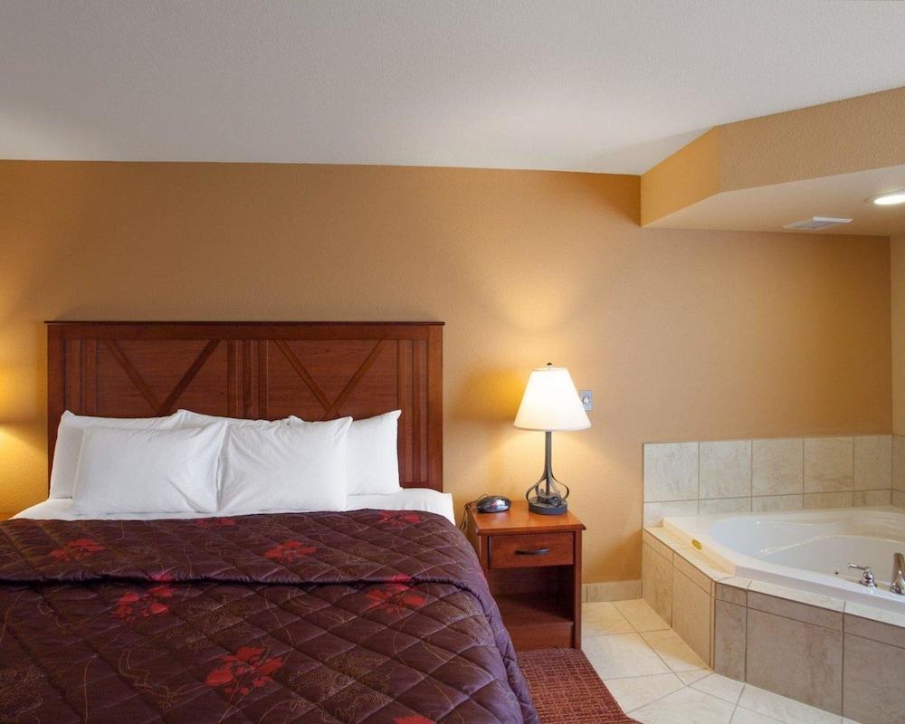 Rodeway Inn & Suites Phillipsburg photo 15
