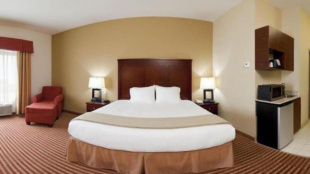Holiday Inn Express Amarillo South by IHG photo 8