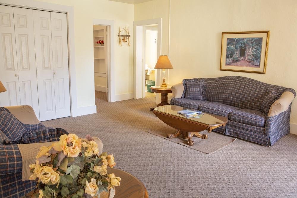 The Chimney Rock Inn & Cottages photo 34