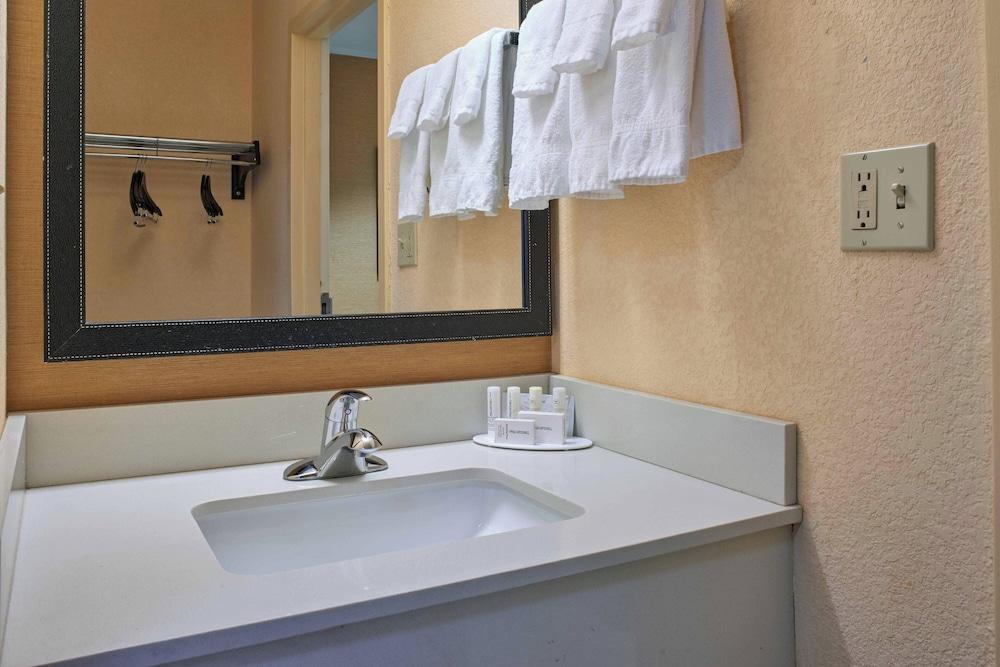 Fairfield by Marriott Kalamazoo West photo 21