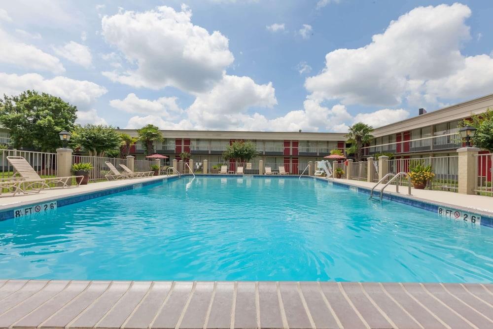 Ramada by Wyndham New Iberia photo 24