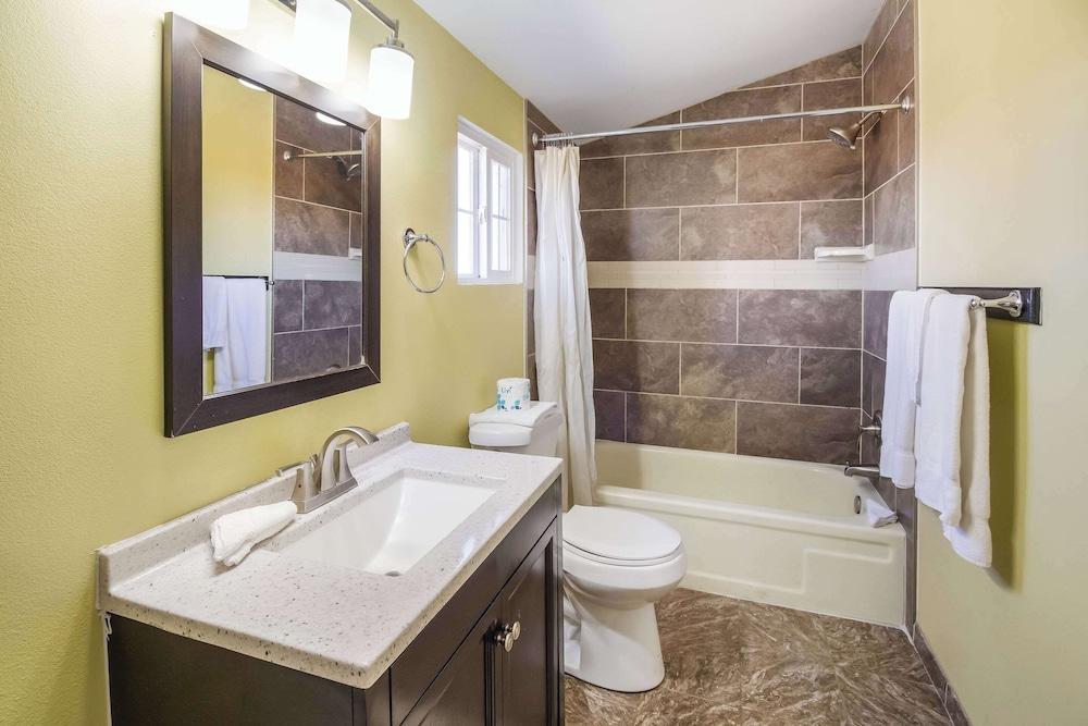 Rodeway Inn Casper photo 14