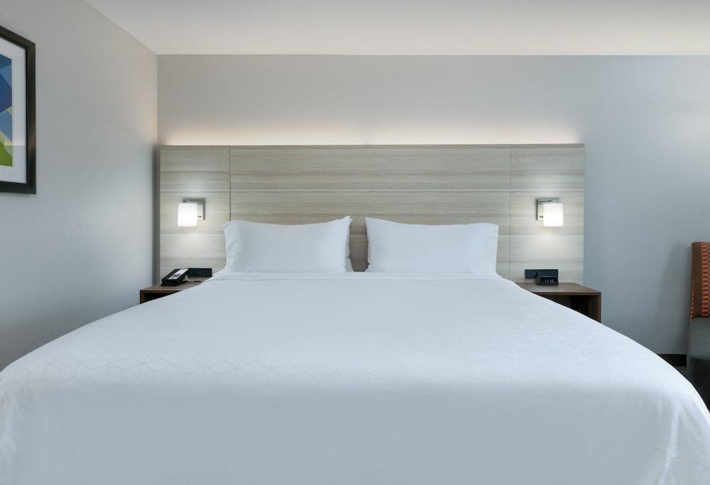 Holiday Inn Express : Hillsboro I-35 by IHG photo 37