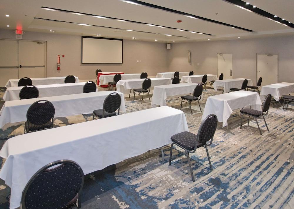 DoubleTree by Hilton Chico photo 44