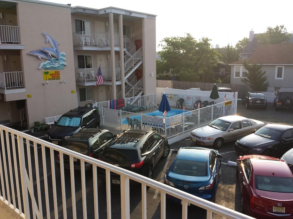 Bay Breeze Motel photo 28