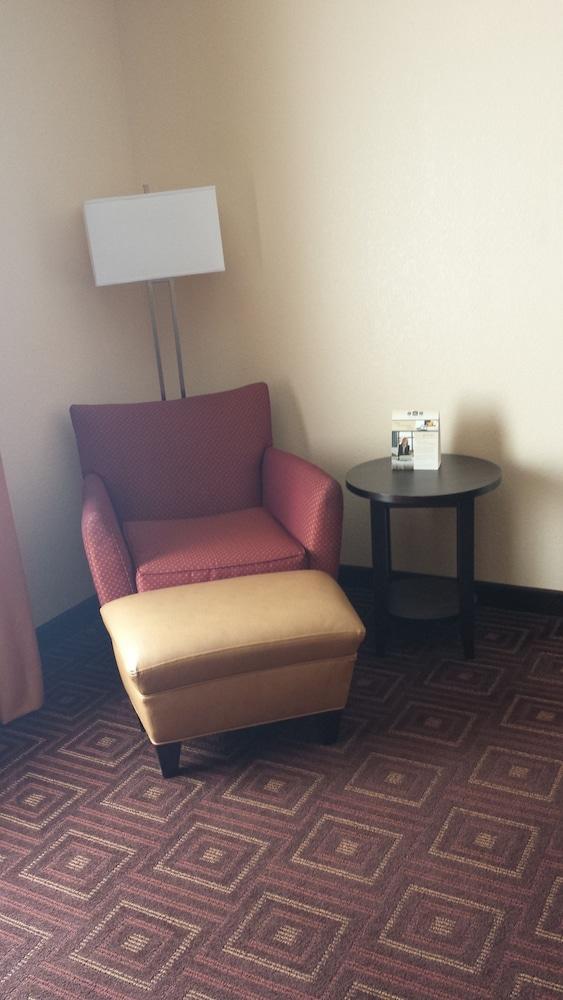 Paradise Inn & Suites photo 18