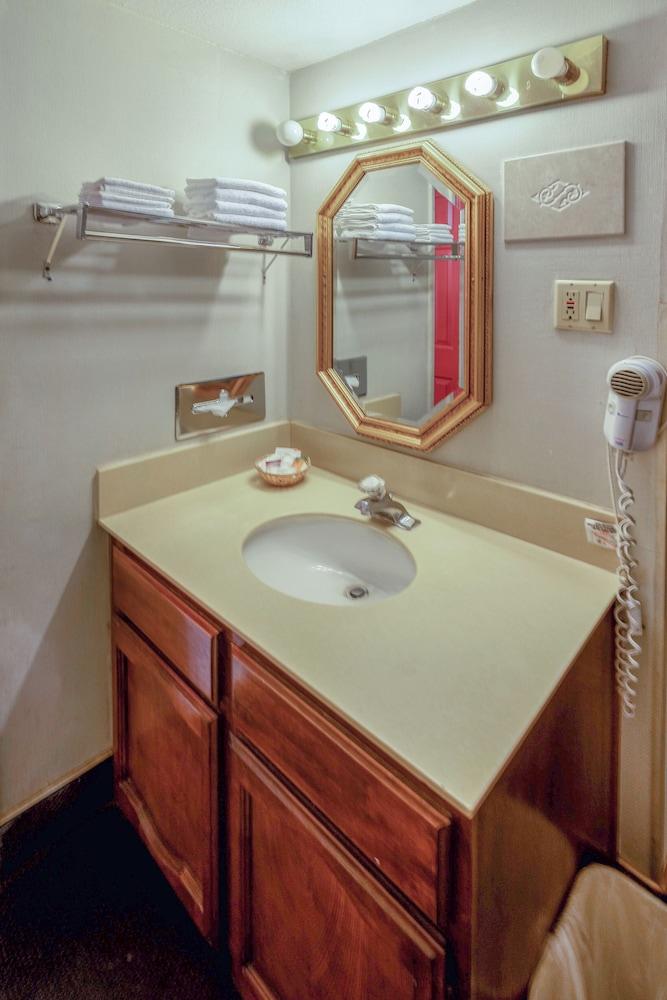 Royal Holiday Motel By Belvilla Gallup I-40 photo 7