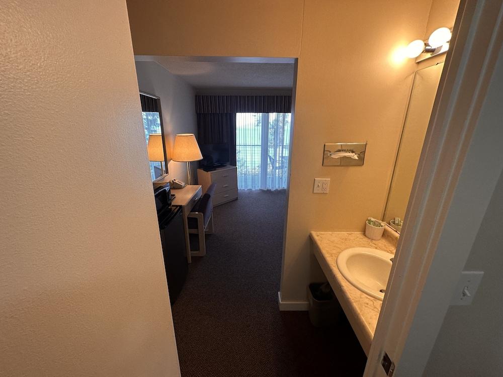 Astoria Crest Motel photo 92