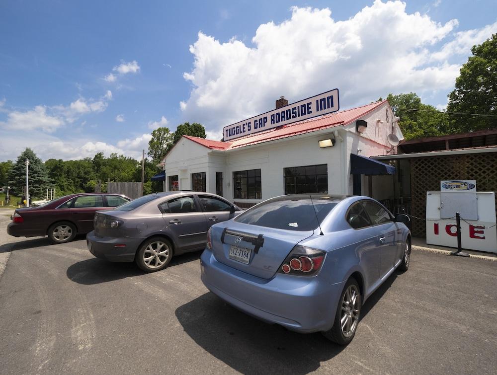 Tuggle's Gap Roadside Inn - Blue Ridge Parkway photo 6