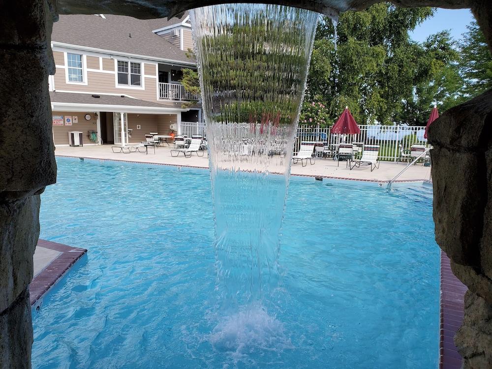 Bridgeport Waterfront Resort photo 76