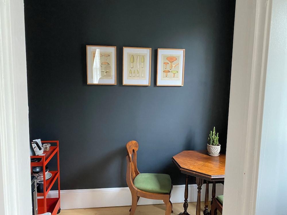 The Weller House photo 37