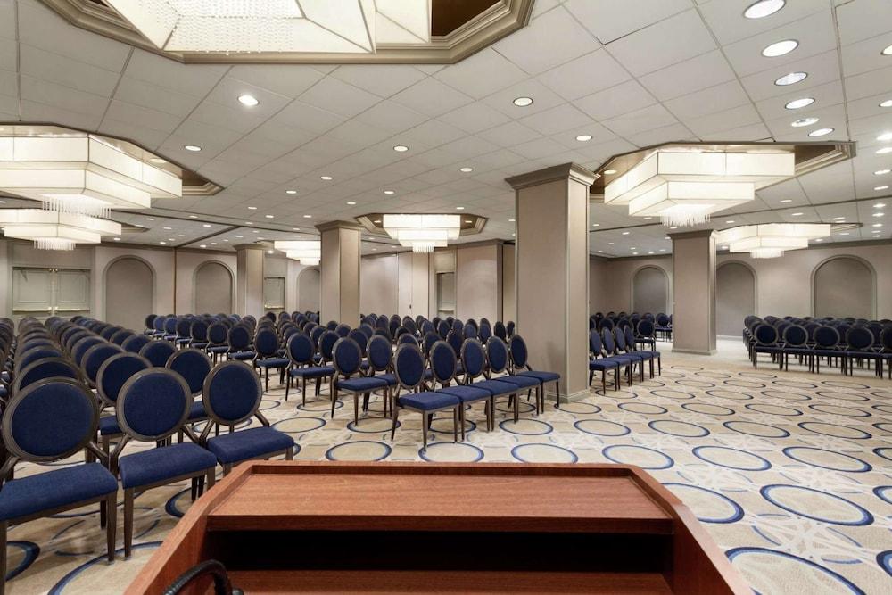 DoubleTree by Hilton Newark Penn Station photo 21