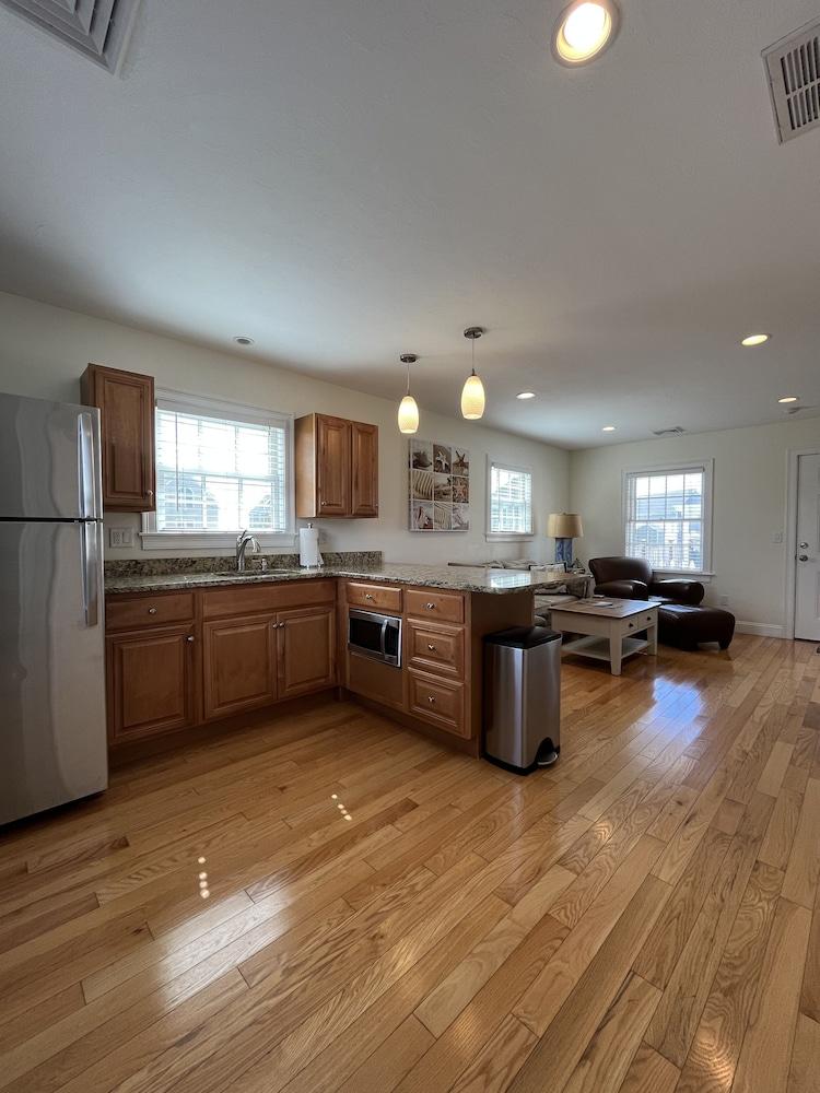 Beach Breeze Inn photo 34
