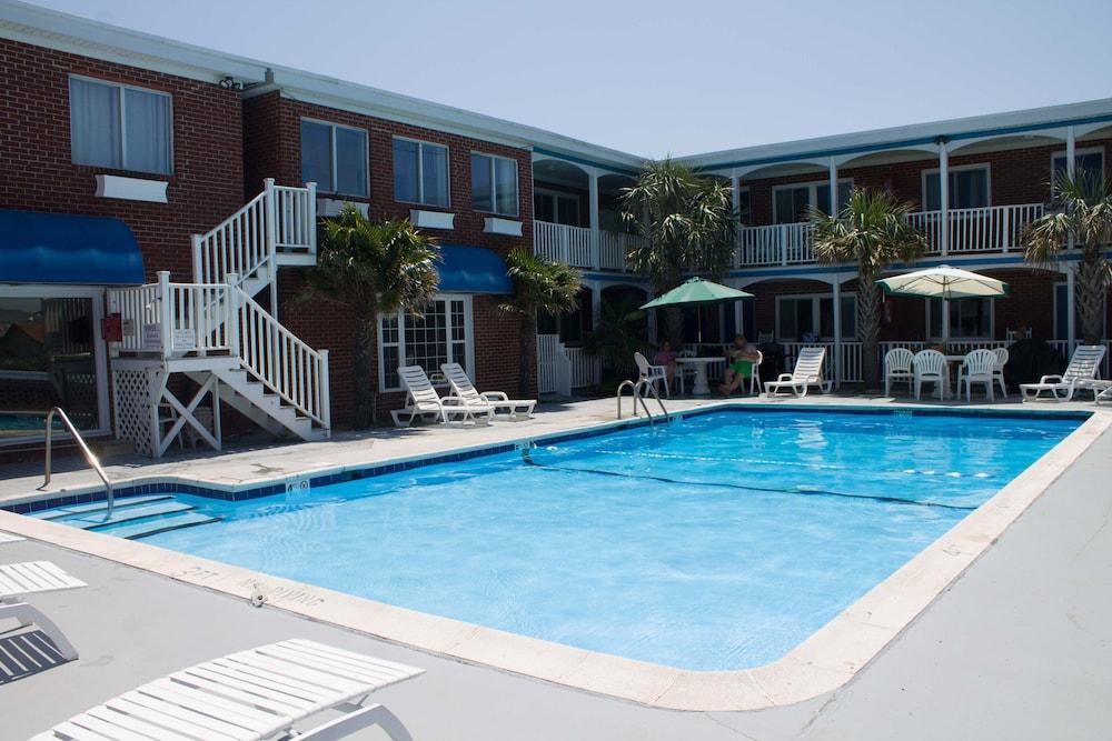 Colonial Inn Motel photo 41