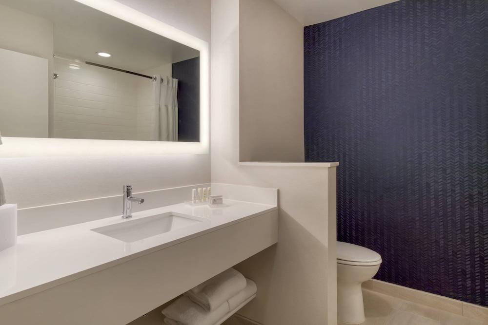 Fairfield Inn & Suites by Marriott Charlotte Belmont photo 24