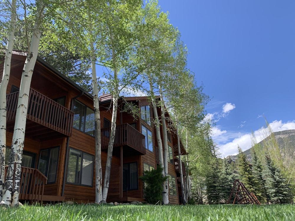 Aspen Winds on Fall River photo 35