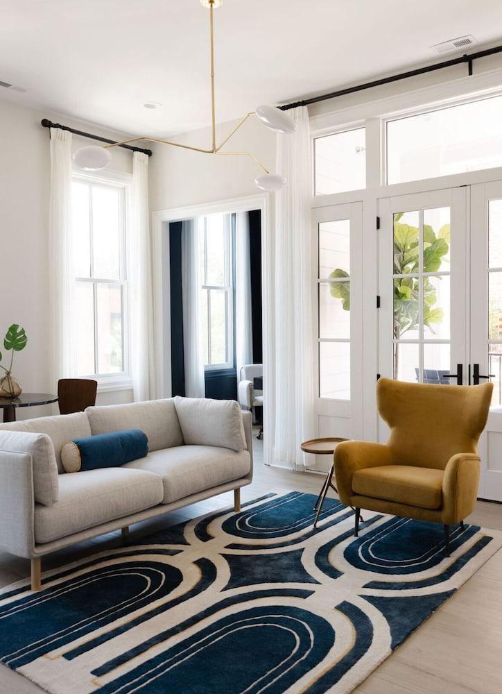 The Purple Martin photo 10