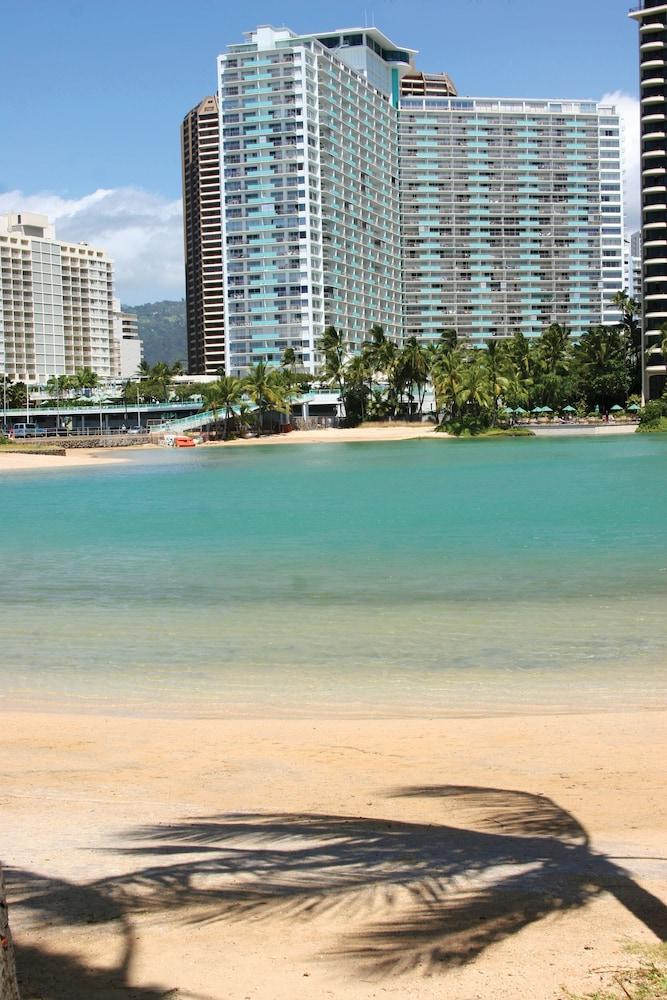 Waikiki Marina Resort at the Ilikai photo 29
