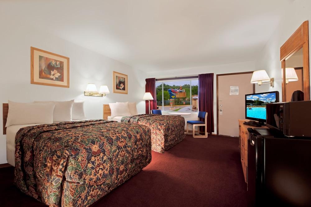 Shamrock Motel photo 12