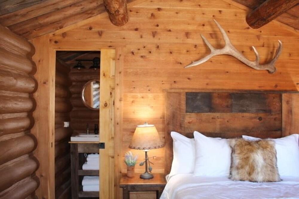 Elkhorn Cabins And Inn photo 23
