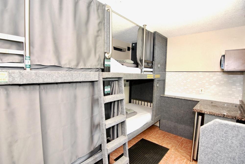 Sheridan Hostel photo 9