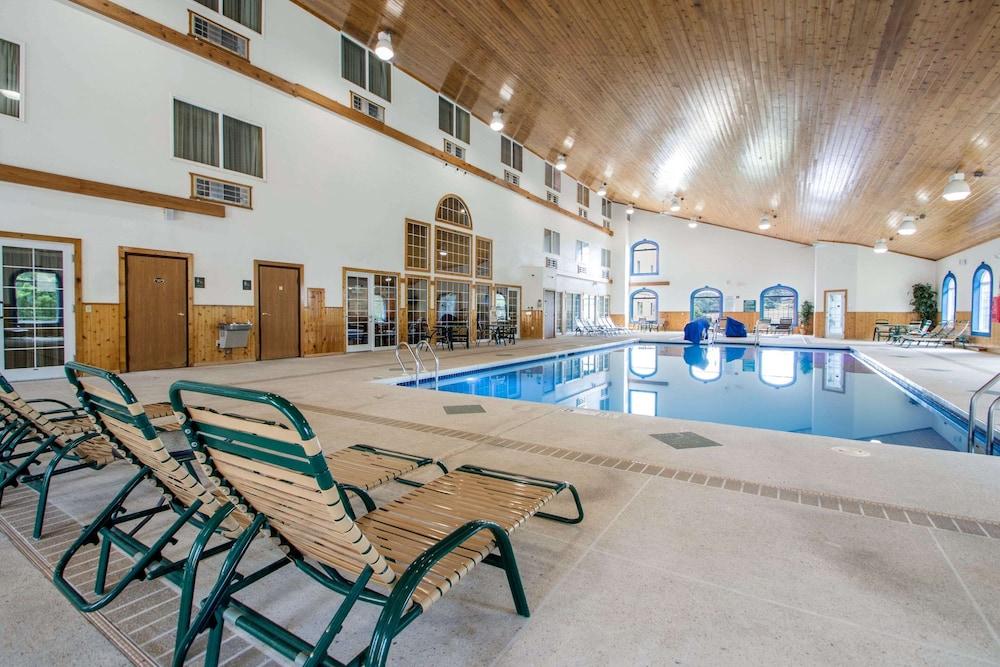 Comfort Suites Wisconsin Dells Area photo 57