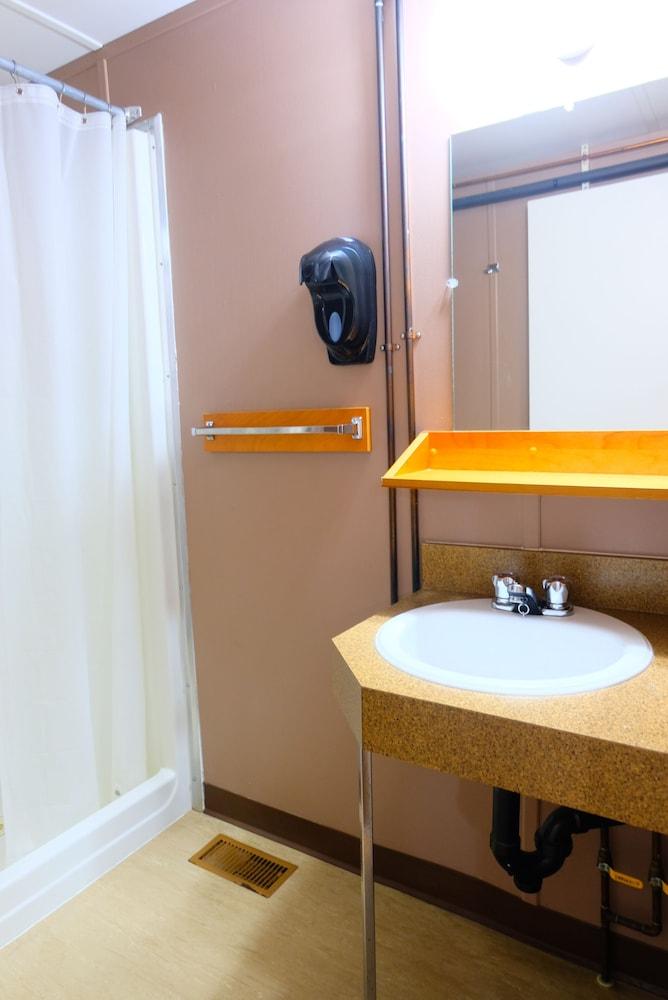 Target Hospitality-Midland Lodge photo 14