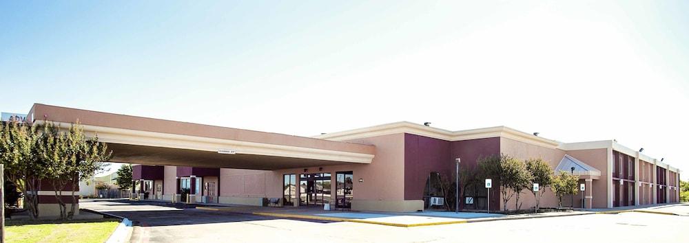 Express Inn & Suites photo 1