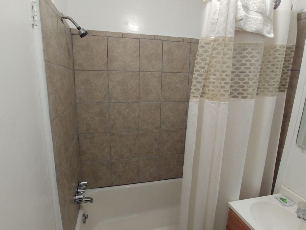 Budget Inn photo 28
