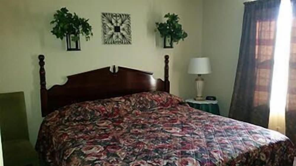 Taneycomo Lakefront Resort photo 5