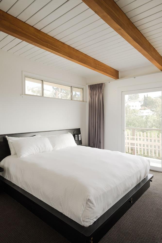 Hollywood Hills Hotel photo 17