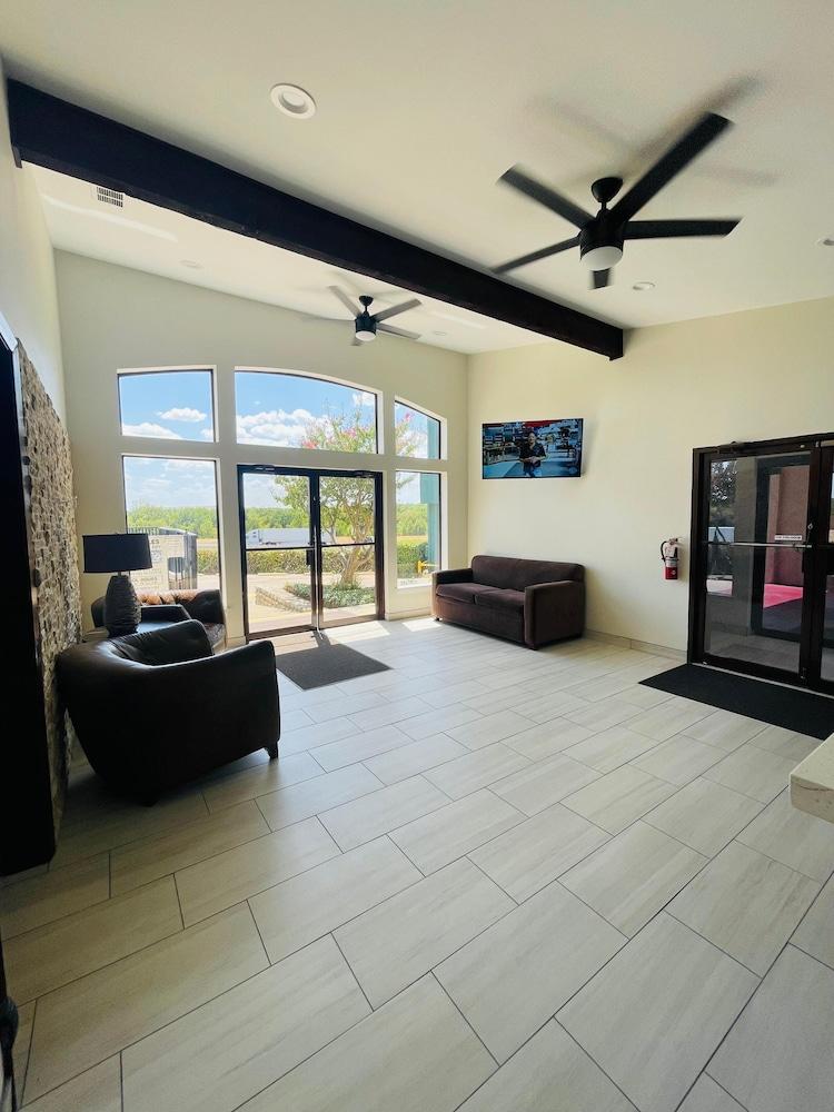 Studio 6 Suites – Mesquite, TX – Gross Rd. photo 9
