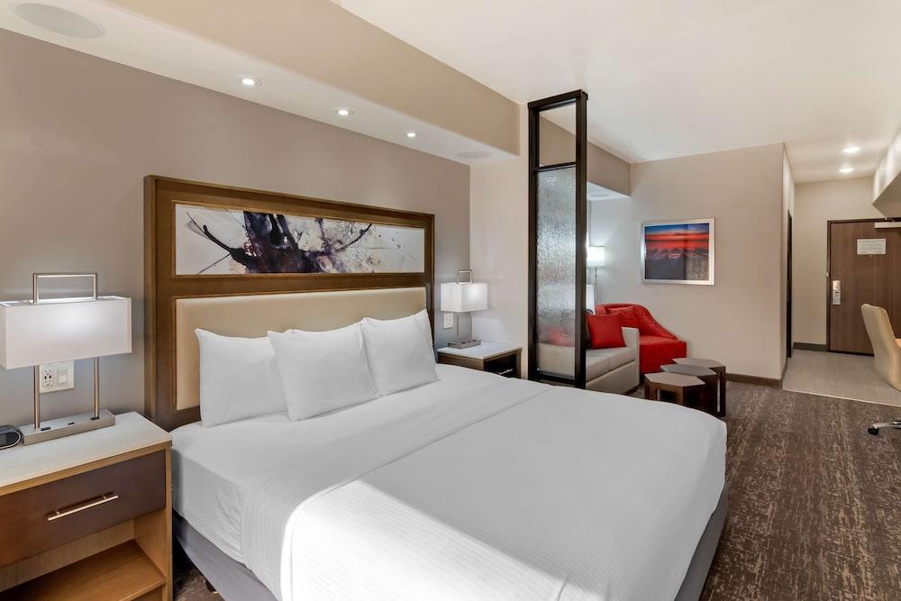 Best Western Premier Liberty Inn & Suites photo 11