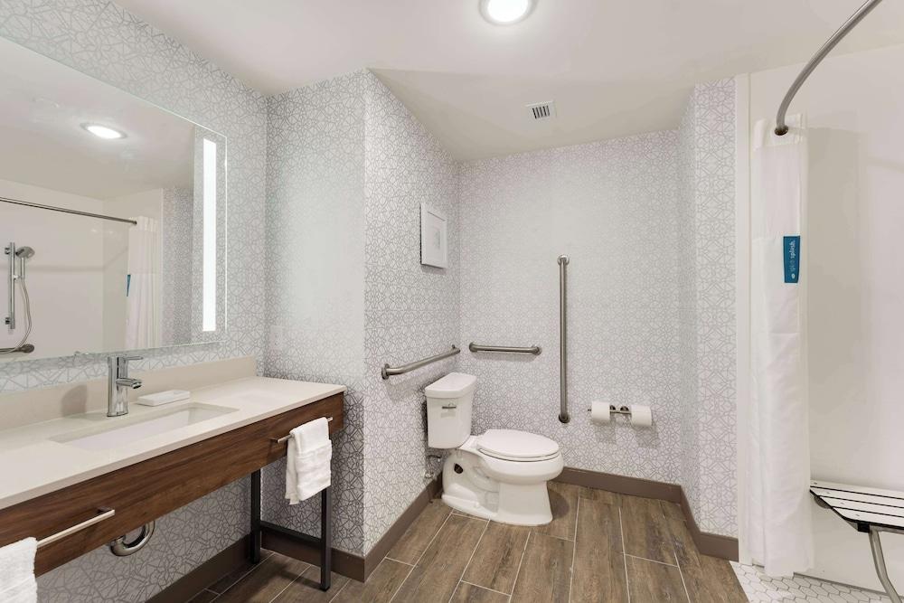 Hampton Inn Milford photo 18