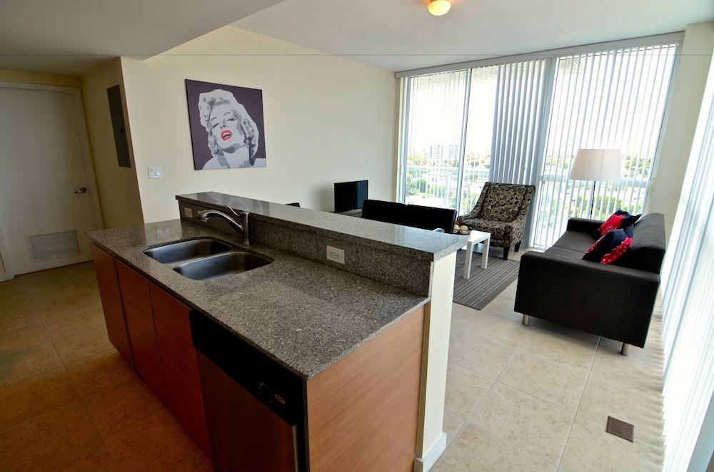 Riviera Luxury Living at River Oaks Marina and Tower photo 54