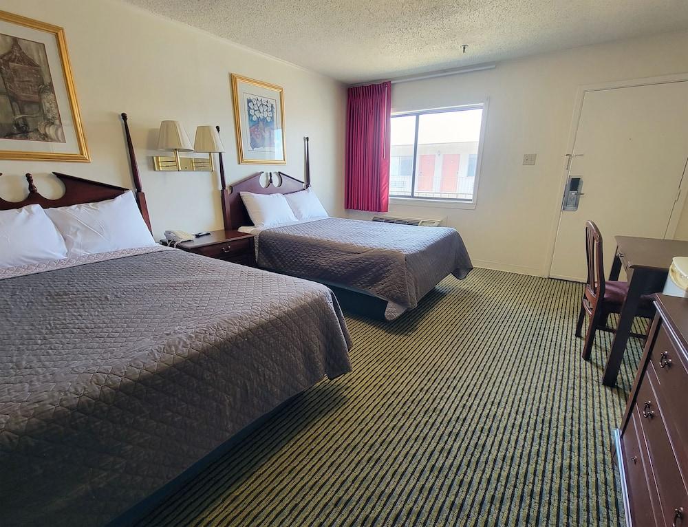 Studio Suites photo 16