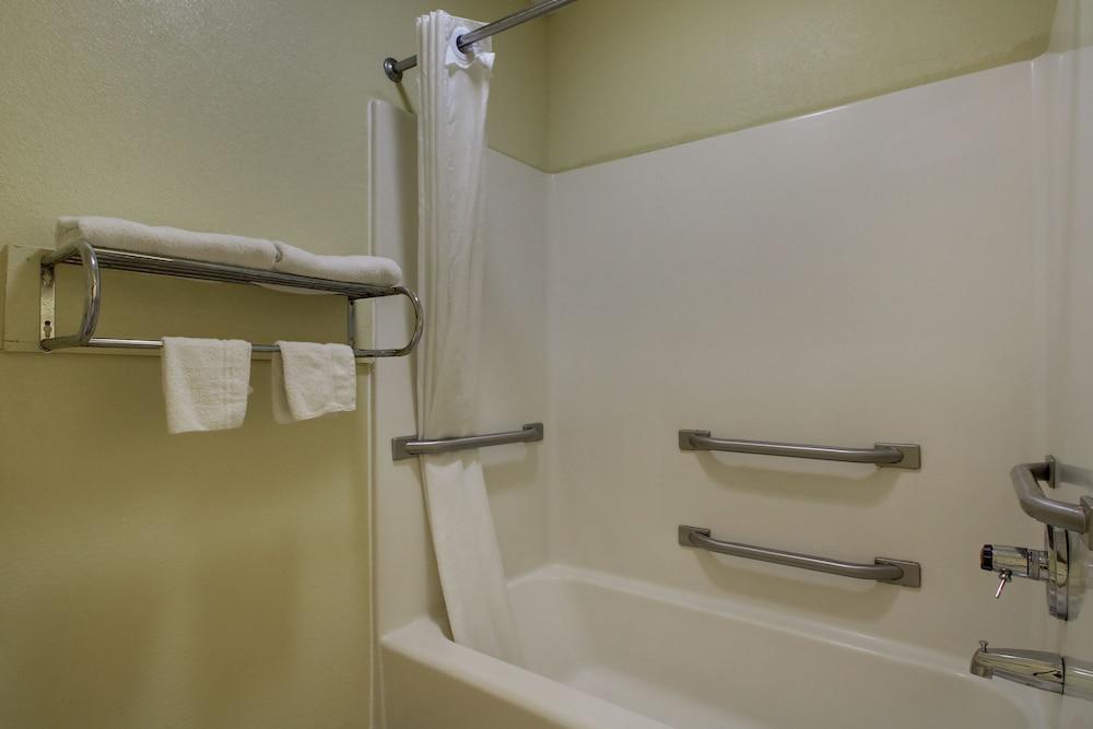 Key West Inn - Montgomery photo 14