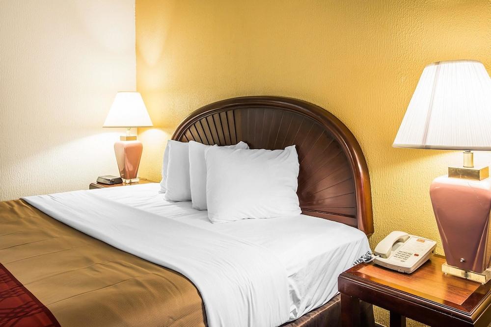 Rodeway Inn & Suites Carrollton photo 16