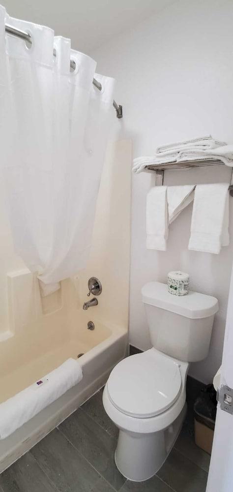 Crestview Inn photo 22