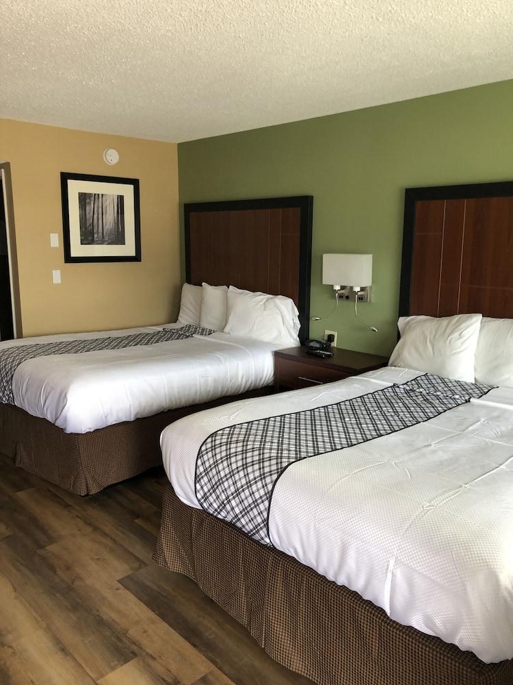 Knight's Inn Motel photo 9