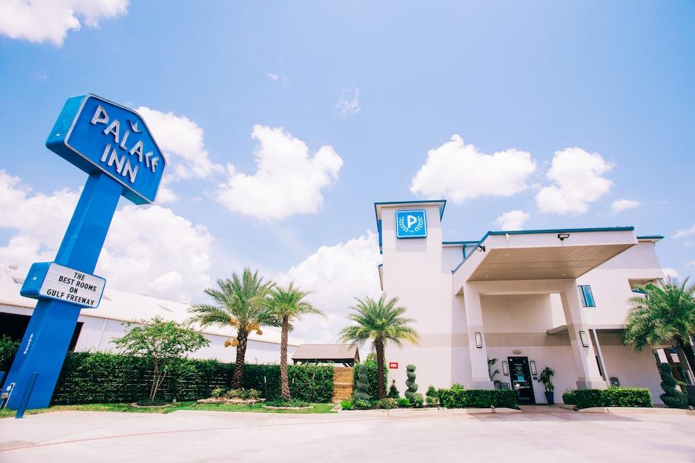 Palace Inn Blue I-45 & College Ave photo 29