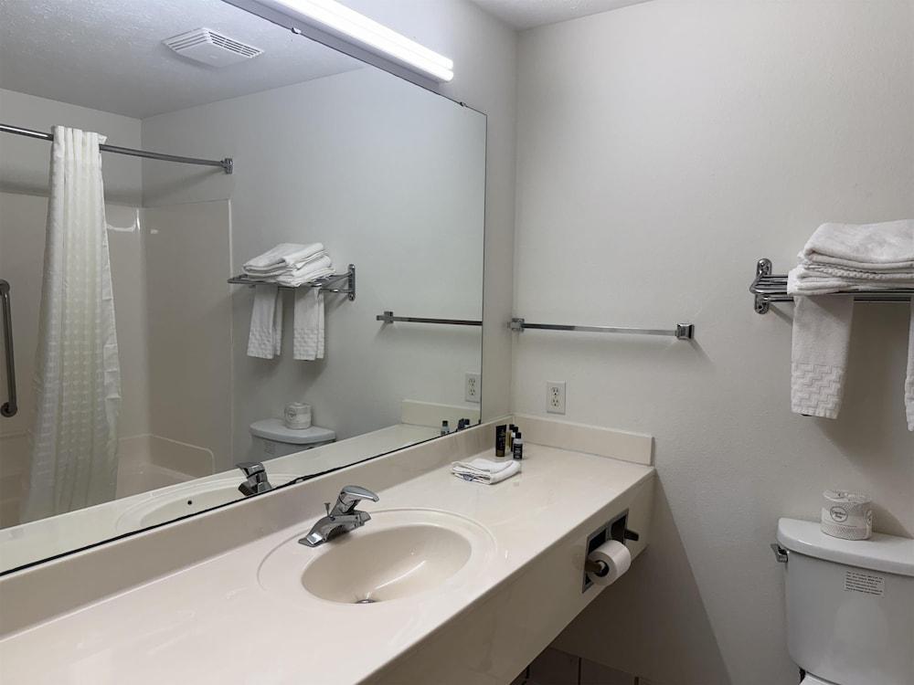 Surestay By Best Western Obetz Rickenbacker Airport photo 13