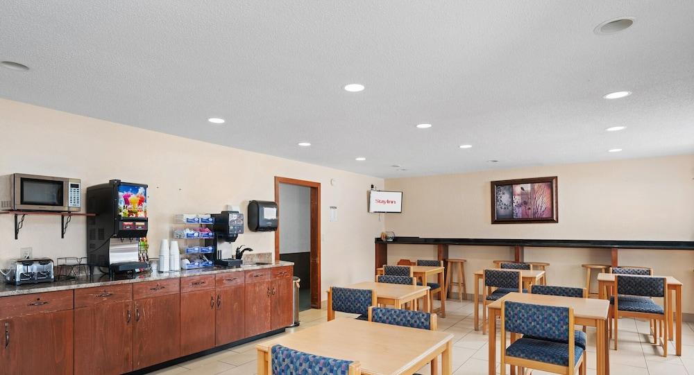 StayInn - Grand Forks photo 25