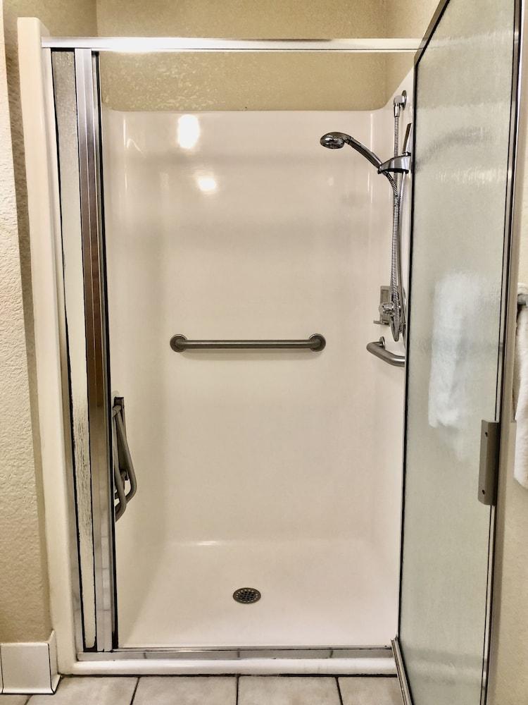 Hawthorn Extended Stay by Wyndham Rome photo 25